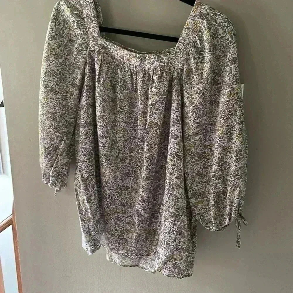 LC Lauren Conrad Floral Long Puff Sleeve